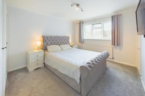 5 Bramble Lawn, Abbeydale, Gloucester, GL4 5YF