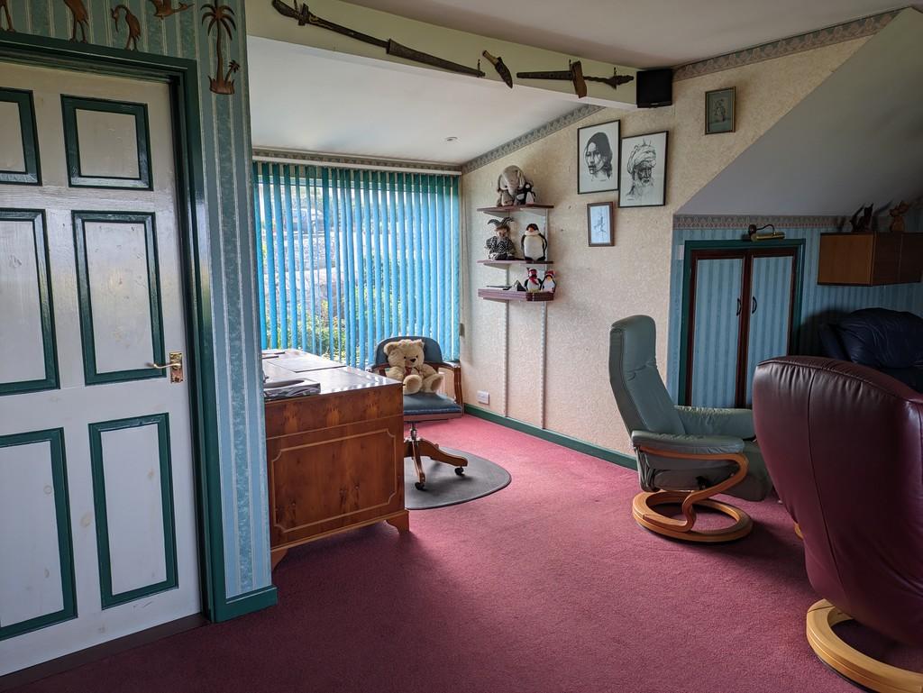 Lounge upstairs (2)