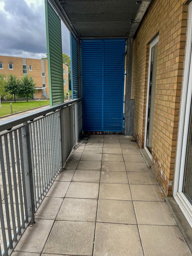 Balcony (2)