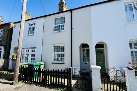 39 Chestnut Grove, Staines-upon-thames, TW18 1DB