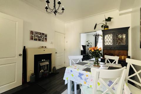 39 Chestnut Grove, Staines-upon-thames, TW18 1DB