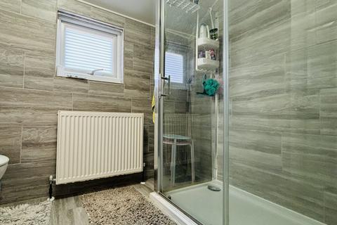 39 Chestnut Grove, Staines-upon-thames, TW18 1DB