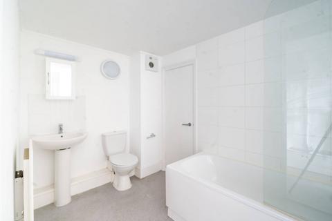 1 bedroom flat to rent, Este Road, Clapham Junction, London, SW11