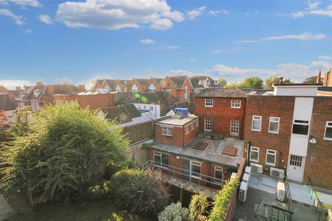 2 bedroom flat to rent, Sydenham Road, Guildford