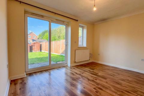 2 bedroom semi-detached house to rent, Juniper Way, Gainsborough, DN21