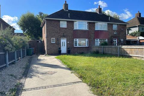 3 bedroom semi-detached house to rent, Laceby Road, Grimsby, North East Lincolnshire, DN34