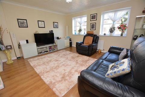 3 bedroom terraced house for sale, Oakmead Place, Mitcham CR4