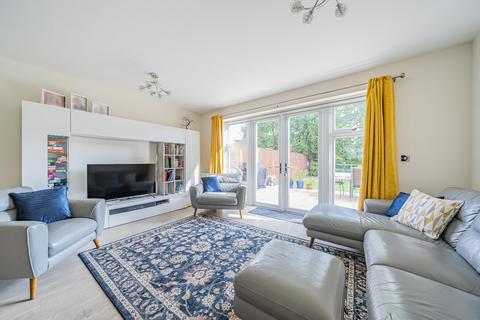 3 bedroom semi-detached house for sale, Kings Close, Woking GU24