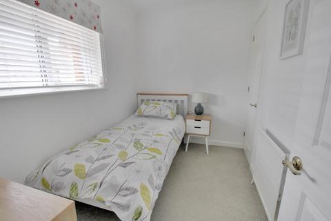 2 bedroom flat for sale, Northcourt Avenue, Reading