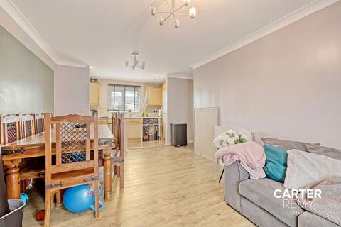 2 bedroom flat for sale, Windermere Avenue, Purfleet On-Thames, RM19