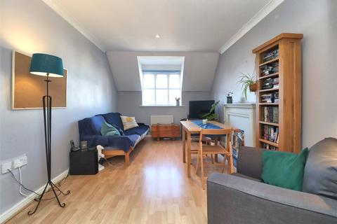 2 bedroom flat for sale, Goldsworth Road, Surrey GU21