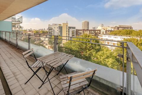 2 bedroom flat for sale, Eyot House, Sun Passage, London