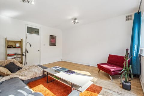 3 bedroom maisonette to rent, Jamestown Road, London