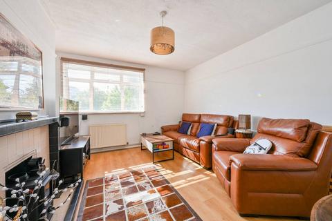 1 bedroom flat for sale, Holsgrove Court, Acton, London, W3