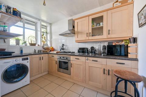 1 bedroom flat for sale, Holsgrove Court, Acton, London, W3