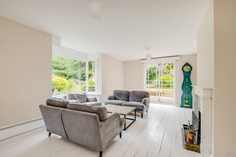 4 bedroom detached house to rent, Green Lane, Churt, Farnham, Surrey