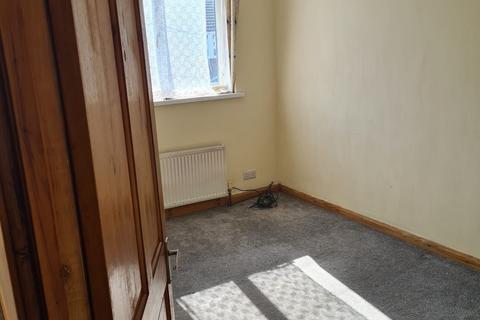 3 bedroom terraced house to rent, Connaught Road, Luton, Bedfordshire, LU4