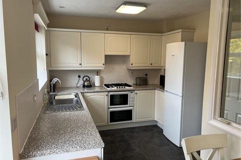 3 bedroom townhouse to rent, Cameron Lane, Fernwood, Newark, Nottinghamshire.