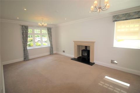 5 bedroom detached house to rent, The Pines, Berkhamsted