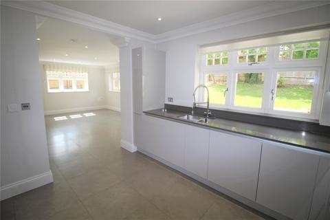 5 bedroom detached house to rent, The Pines, Berkhamsted