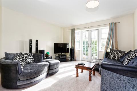 2 bedroom apartment to rent, Bramshott Place, Fleet