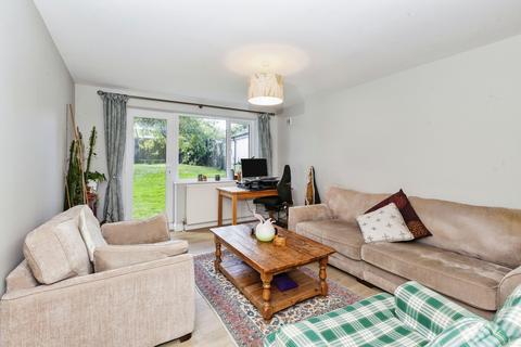 2 bedroom apartment to rent, Clewer Hill Road