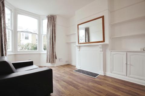 2 bedroom terraced house to rent, Bloemfontein Road, W12