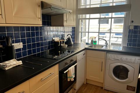 2 bedroom flat to rent, Harley Street