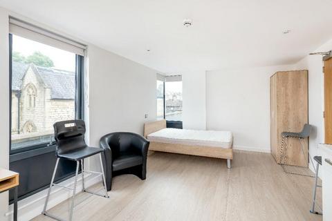 Studio to rent, Seabrook House, St Johns Road