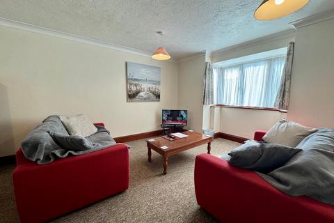 2 bedroom flat to rent, Skinner Street, Poole, BH15