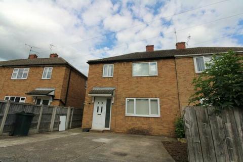 3 bedroom semi-detached house to rent, Wordsworth Avenue, Campsall