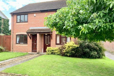 2 bedroom semi-detached house to rent, Post Office Close, Norwich