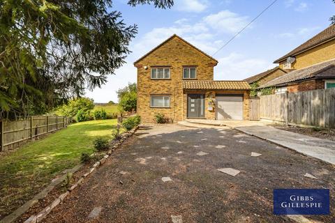 3 bedroom detached house to rent, Merle Avenue, Harefield, Middlesex, UB9 6DG