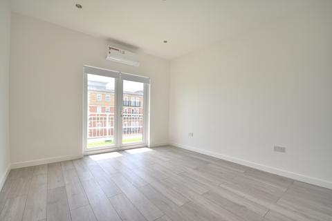 2 bedroom apartment to rent, Pembroke House, Ruislip HA4 8NQ