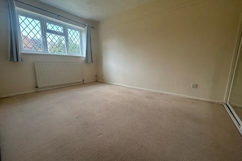 2 bedroom maisonette to rent, Meadowbank Road