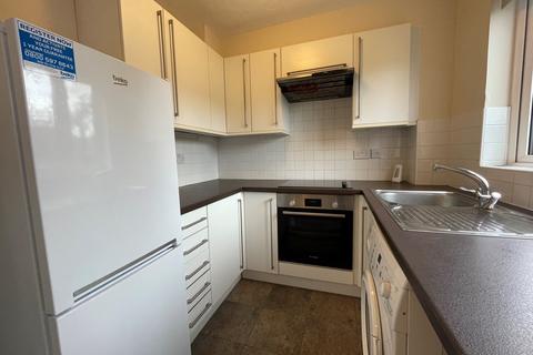 2 bedroom flat to rent, York Road, Camberley