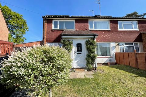 4 bedroom semi-detached house to rent, Evergreen Road, Frimley