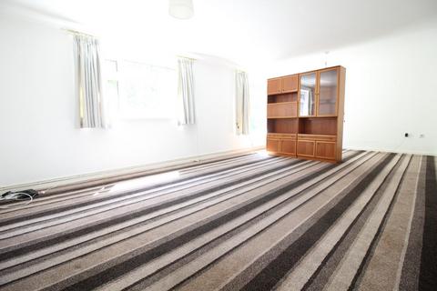 2 bedroom flat to rent, White Falcon Court, Alder Park Road, Solihull, West Midlands, B91