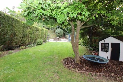 3 Cemetery Crescent, Laceby, Grimsby, DN37 7ES