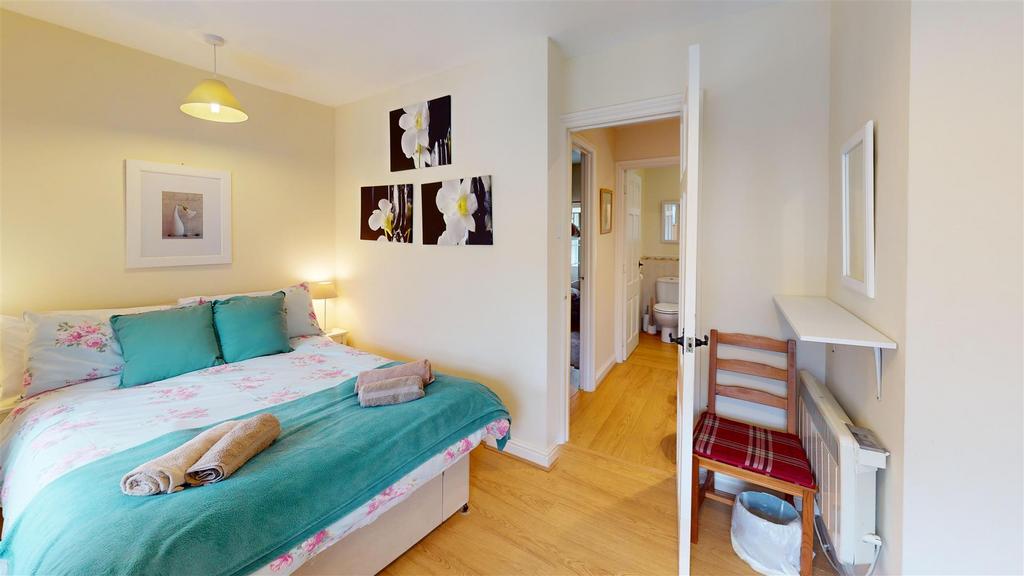 Rowan-Cottage-Bedroom.jpg