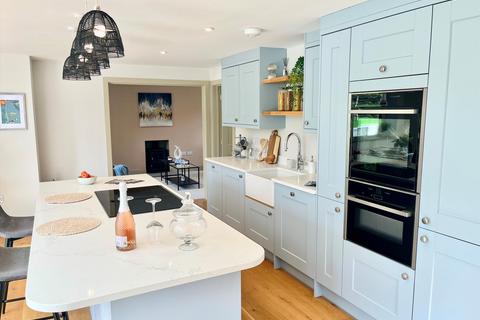 4 bedroom detached house for sale, South Road, Broughton, Stockbridge, Hampshire, SO20