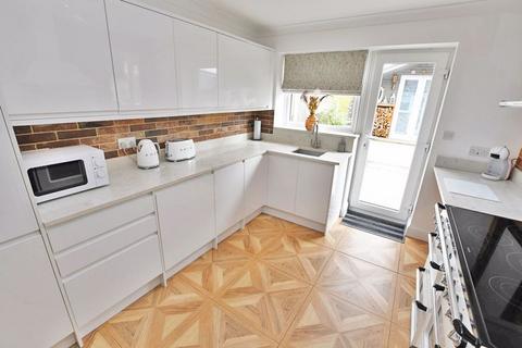 3 bedroom chalet for sale, Whiteheads Lane, Bearsted, Maidstone