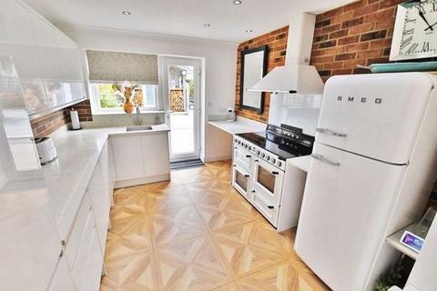 3 bedroom chalet for sale, Whiteheads Lane, Bearsted, Maidstone ME14