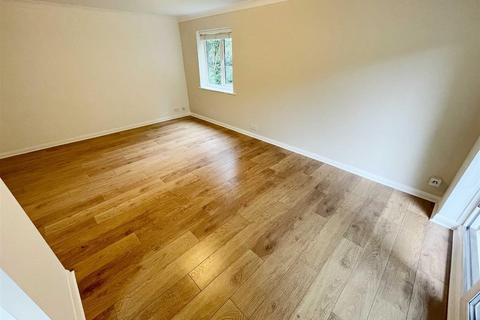 1 bedroom flat to rent, Langham Court, West Didsbury, Manchester