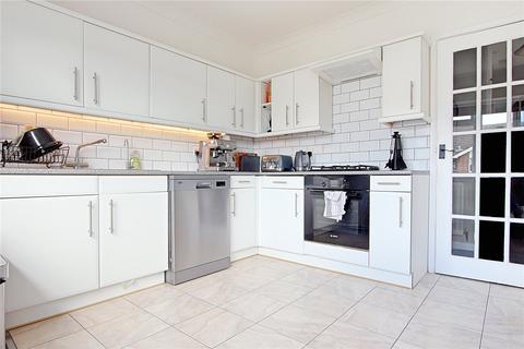 2 bedroom flat for sale, Woodlands Avenue, Rustington, Littlehampton, West Sussex, BN16