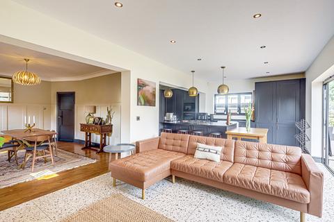 3 bedroom detached bungalow for sale, Tattersall Gardens, Leigh-on-sea, SS9