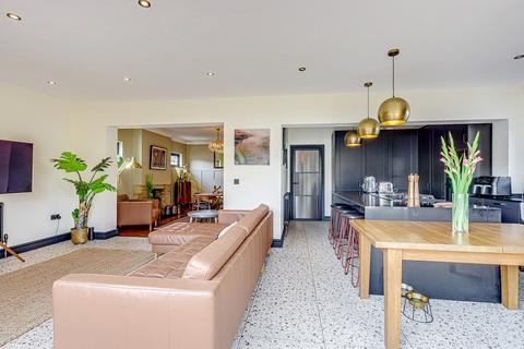 3 bedroom detached bungalow for sale, Tattersall Gardens, Leigh-on-sea, SS9
