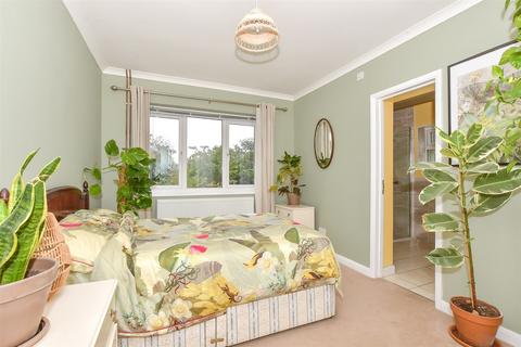 2 bedroom detached bungalow for sale, Moat Lane, Fordwich, Canterbury, Kent