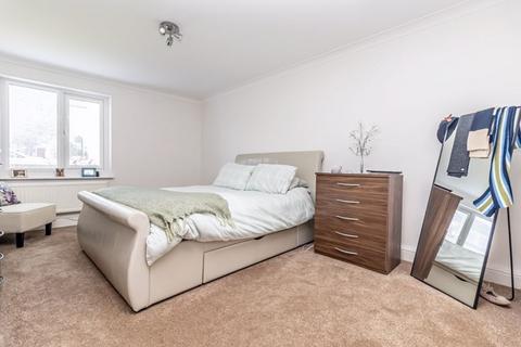 2 bedroom ground floor flat for sale, Victoria Road South, Southsea