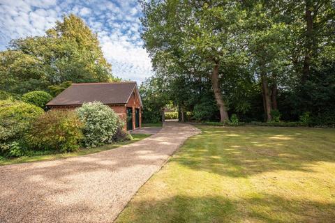 5 bedroom terraced house for sale, Birchwood Grove Road, Burgess Hill